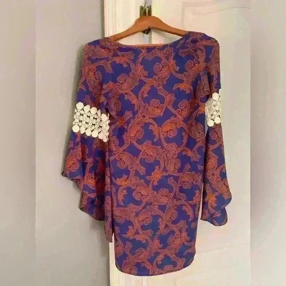 Voom Womens XS Scoop Neck Bell Sleeve Tunic Top Blue Knit Print Hippie Boho - Picture 12 of 14